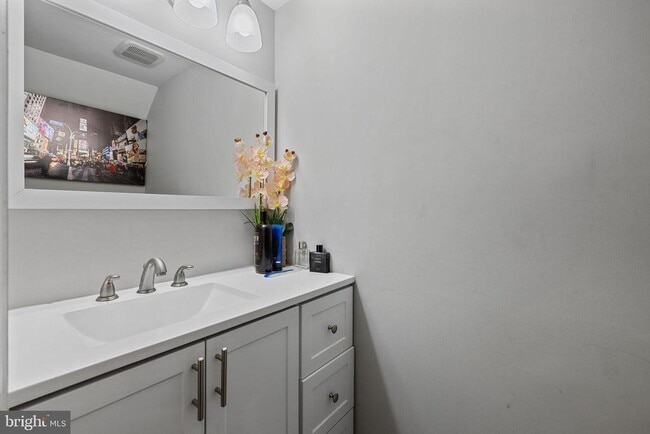 Building Photo - 4071 Bluebird Dr
