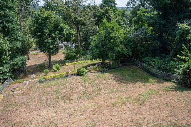 Building Photo - 21 Hillside Ave