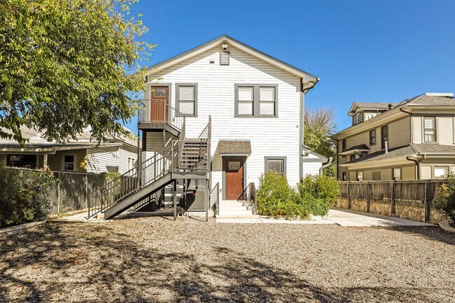 Building Photo - 120 E Magnolia Ave