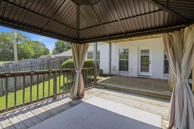 Building Photo - Charming Brandon Home for Rent