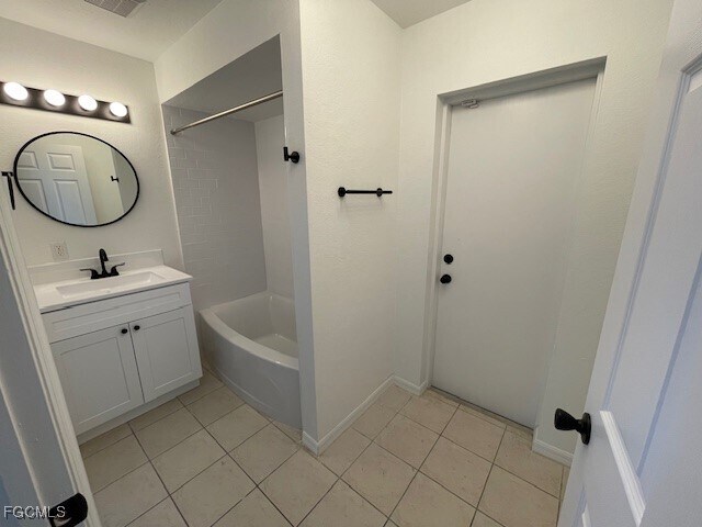 Building Photo - 1237 Chrysler St