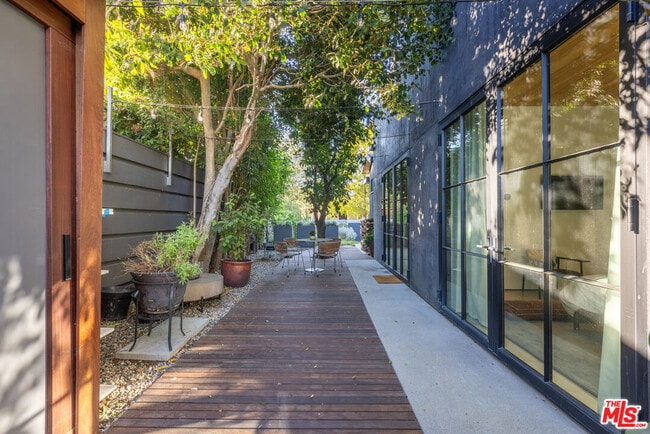 Building Photo - 746 Marco Pl