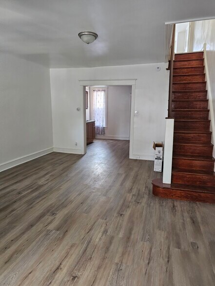 Building Photo - 1094 Alcott St