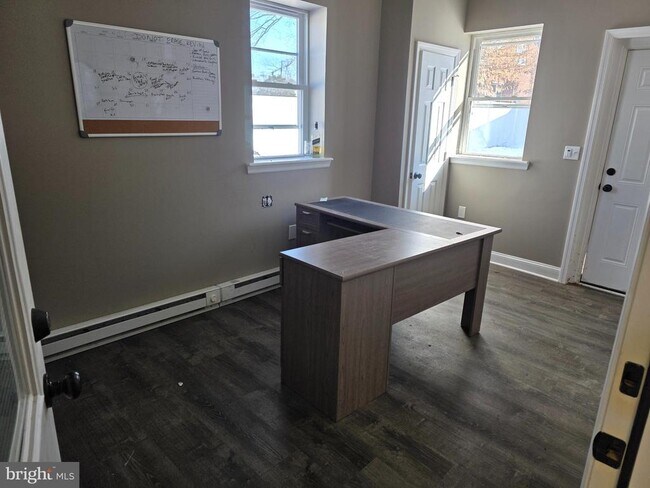 Building Photo - 115 Samdin Blvd