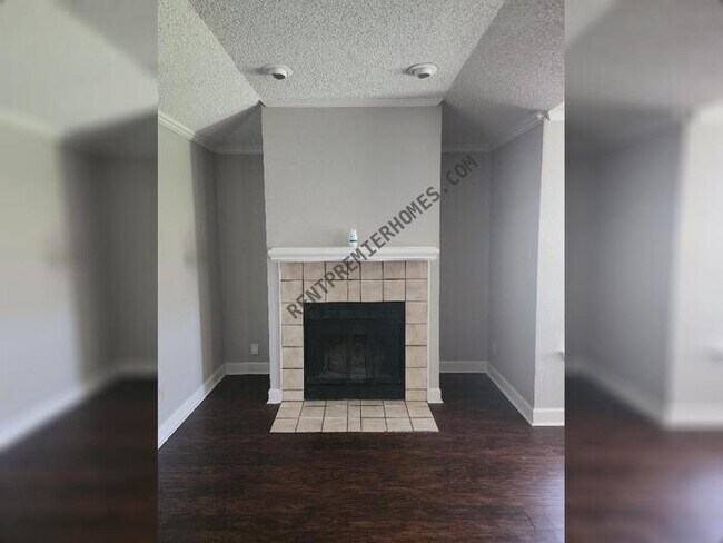 Building Photo - 1805 Dorchester St