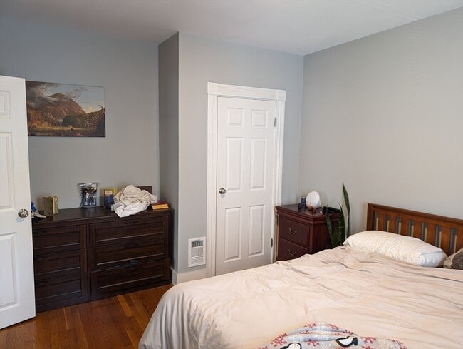 Building Photo - 11 Kearney St