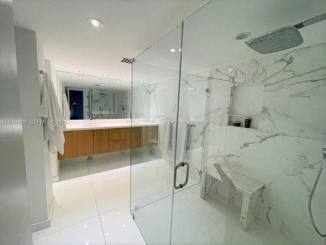 Building Photo - 1111 Crandon Blvd