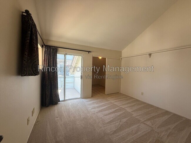 Building Photo - 325 Blue Dolphin Dr