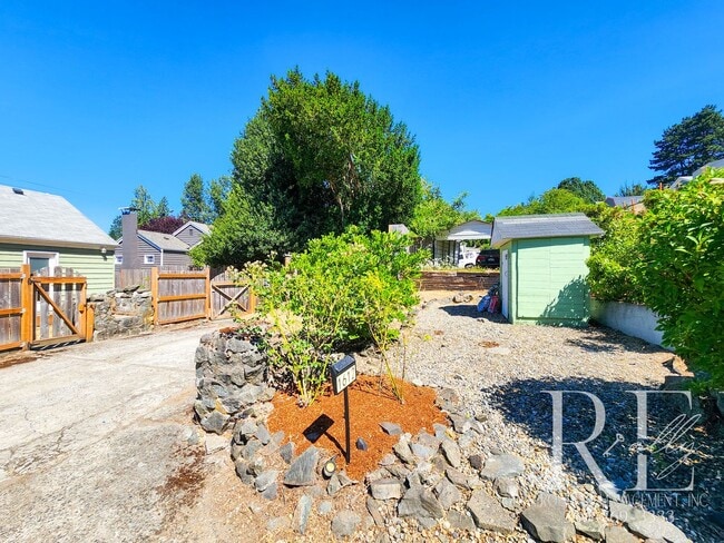 Building Photo - Classic Charmer with Water Views in the He...