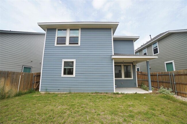 Building Photo - 2513 Danbury Ln
