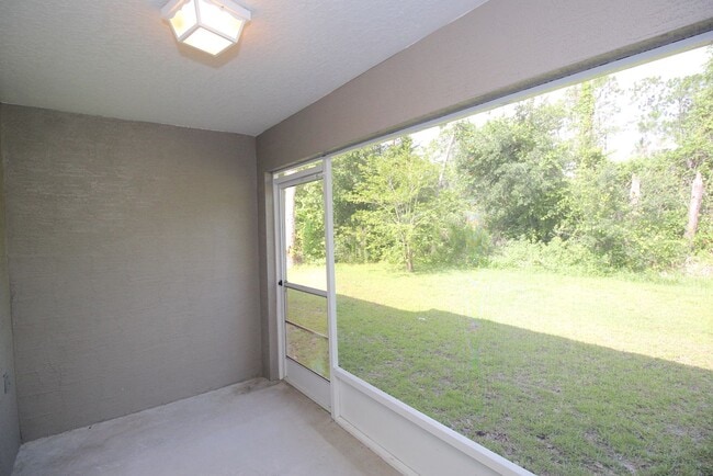 Building Photo - Roomy 3 Bed 2 Bath 1 Car Grg Home for rent...