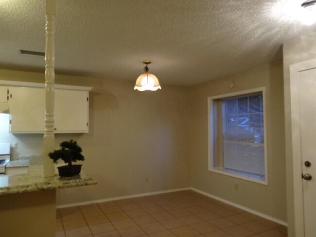 Building Photo - 13716 Sablecrest Dr