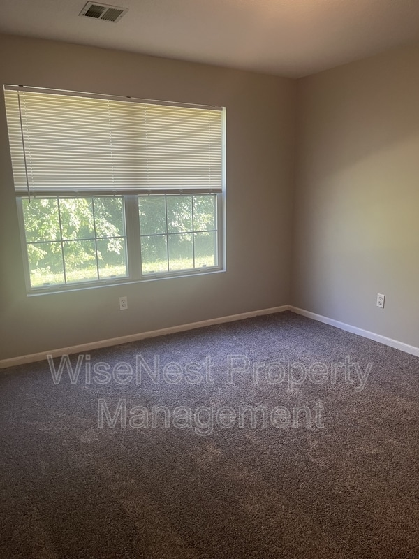 Building Photo - 8203 Woodson Dr