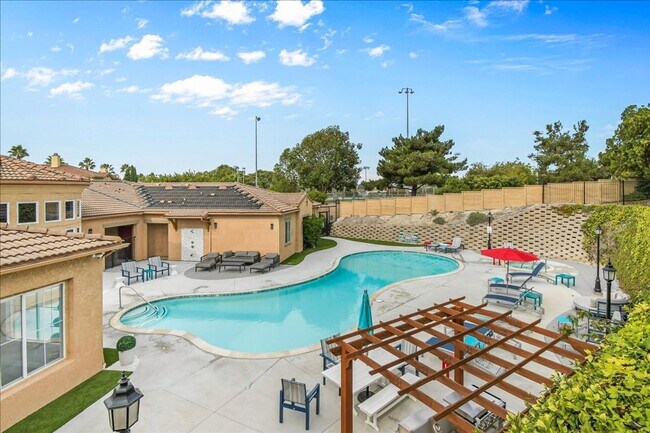 Building Photo - Remodeled 1-Bed Condo -  Prime Carmel Vall...