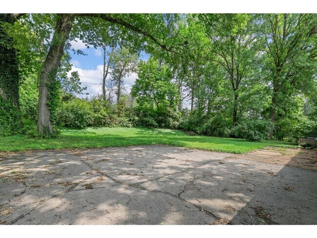 Building Photo - 718 Wenneker Dr