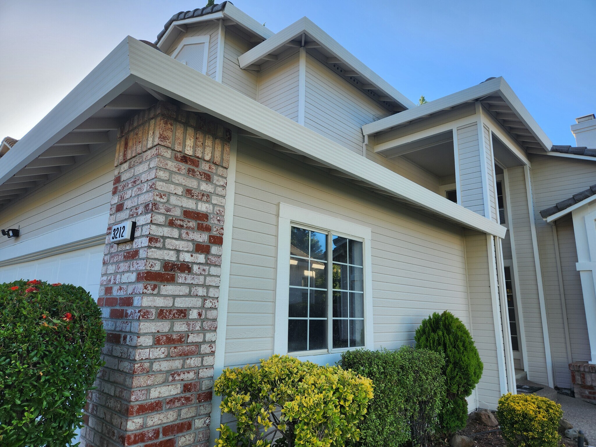 Building Photo - 3212 Bear Creek Dr