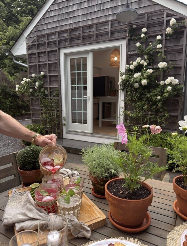 Building Photo - 144 Powell Ave