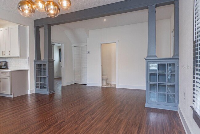 Building Photo - 210 Luella Ct