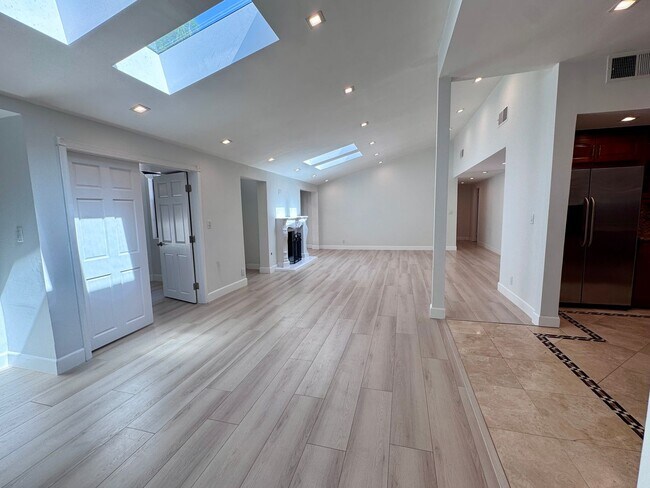 Building Photo - Beautifully remodeled 4 bedroom house in prime Woodland Hills Neighborhood