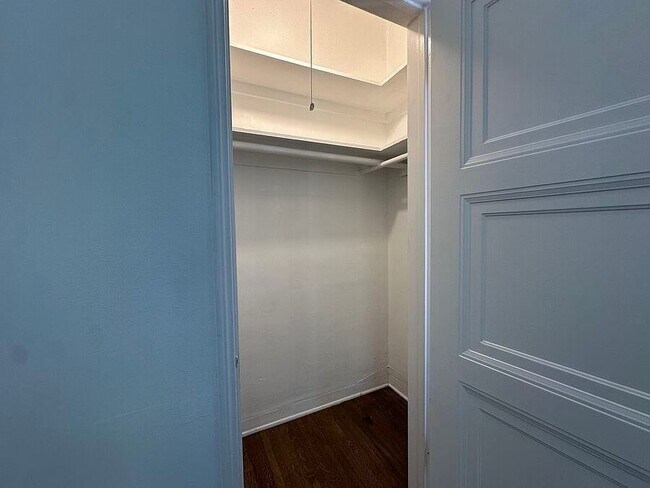 Building Photo - 1407 Laurel Ave