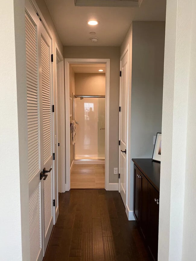 Building Photo - 476 E Sorrel Pl