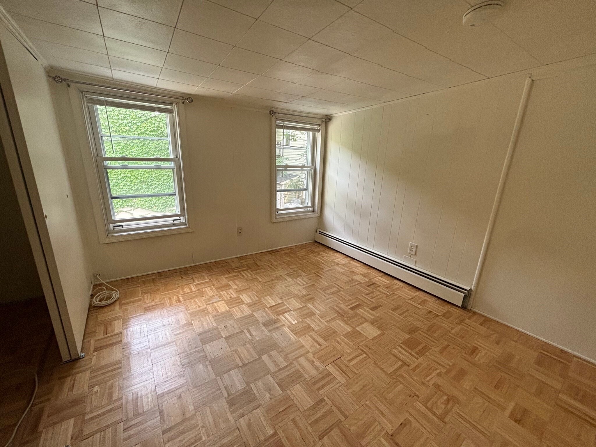 Building Photo - 164 Bowen St