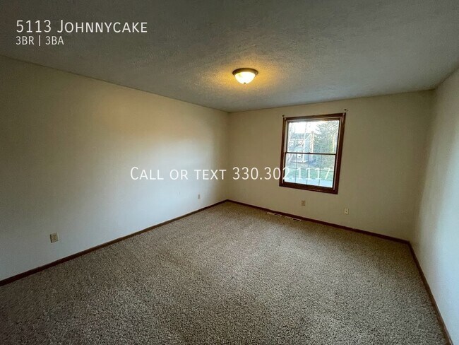 Building Photo - Three bedroom three bathroom duplex for rent