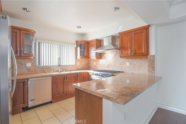 Building Photo - 11911 Mayfield Ave