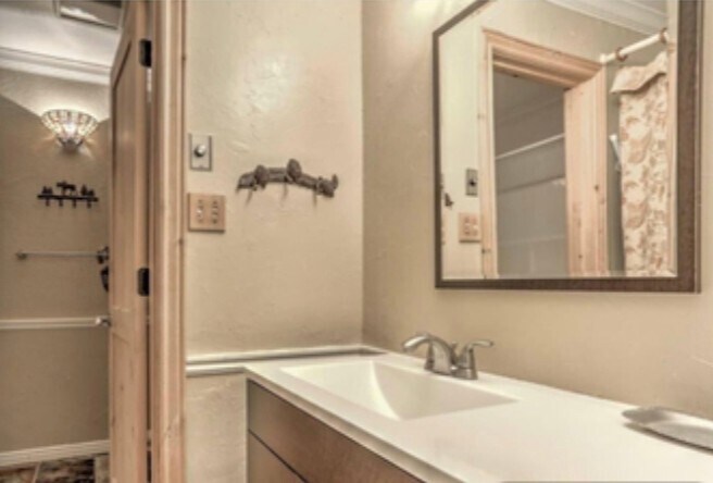 Building Photo - 2305 Sidewinder Dr
