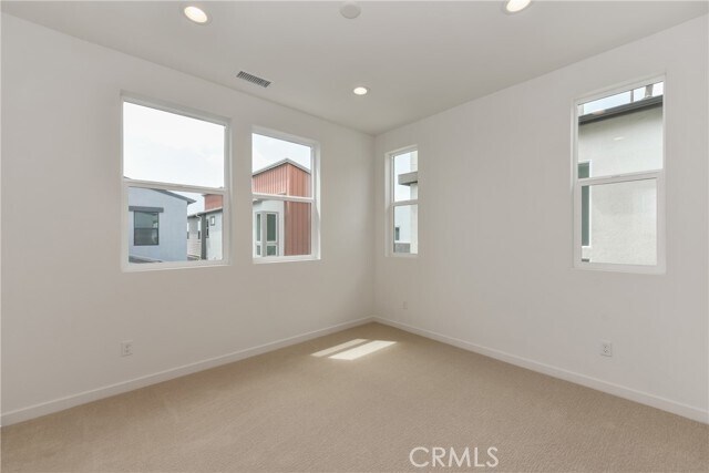 Building Photo - 115 Allusion
