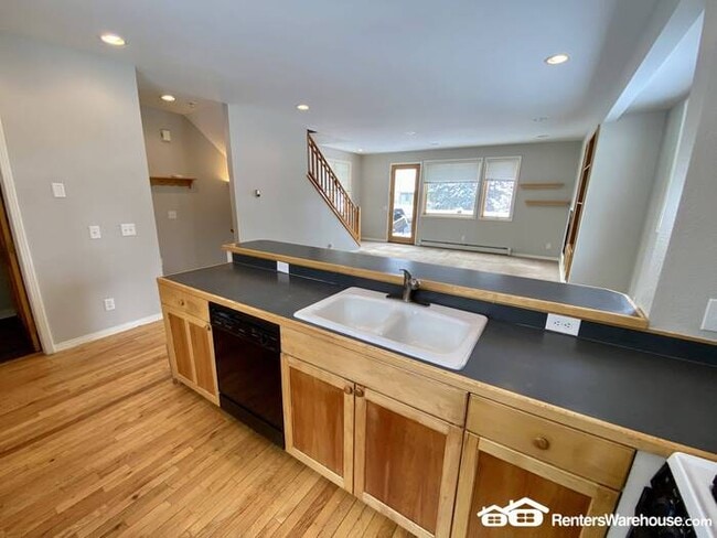 Building Photo - Perfect Townhome in the Boreas Pass Neighborhood