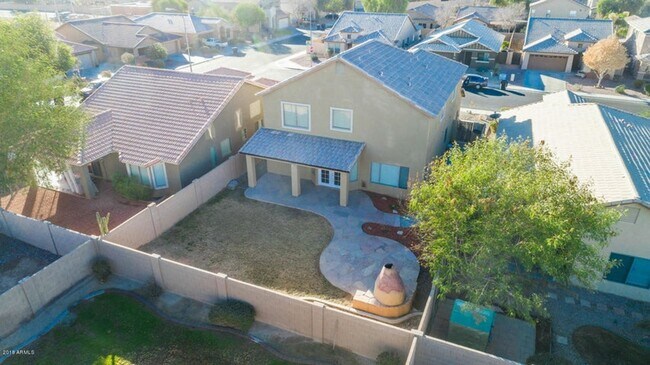 Building Photo - Charming 5 Bed 3 bath Home in Avondale