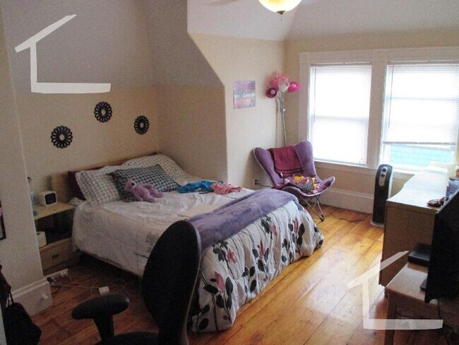 Building Photo - Really nice 5 bed 2 bath in Brighton....