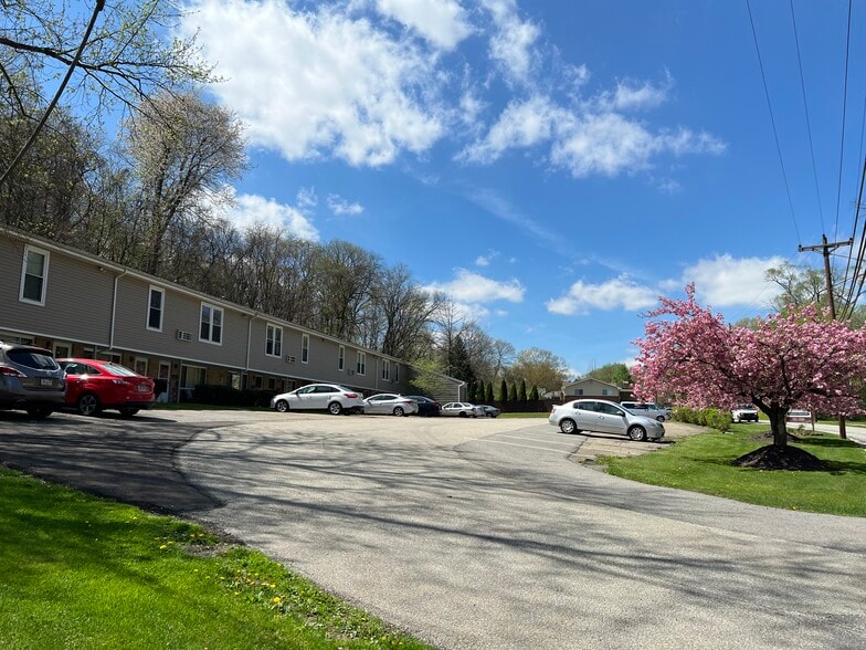 Building Photo - Shannon Hollow Apartments