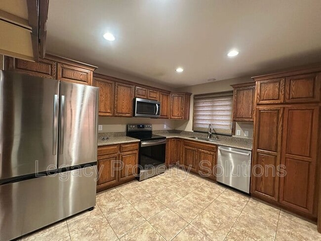 Building Photo - 1400 S 3rd St