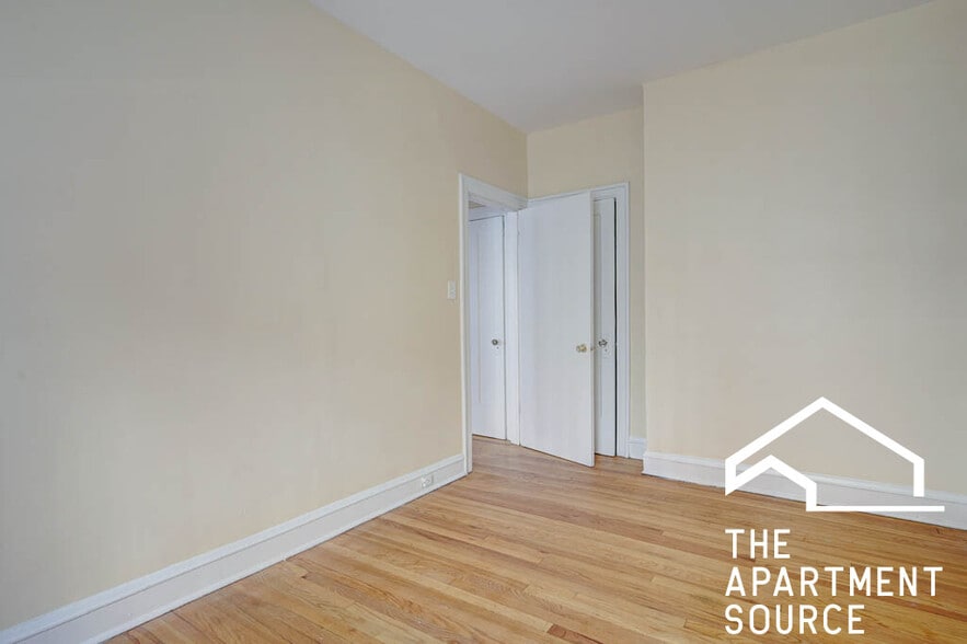 Building Photo - 1333 W Touhy Ave