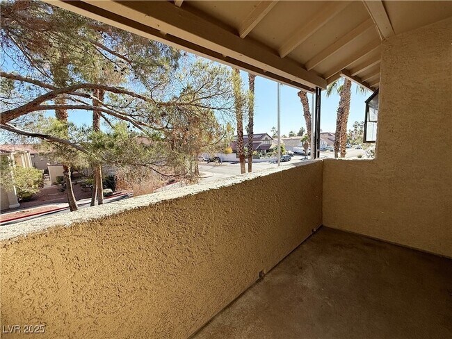 Building Photo - 7200 W Pirates Cove Rd