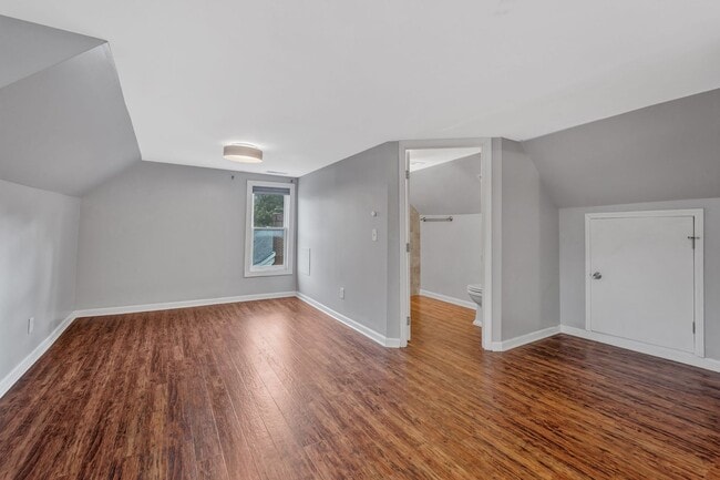 Building Photo - Historic Home in East Nashville