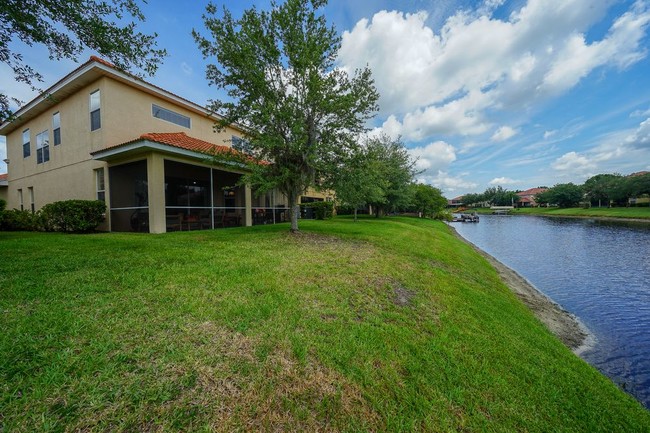 Building Photo - 5 BR 4 BA Home in Cory Lake Isles