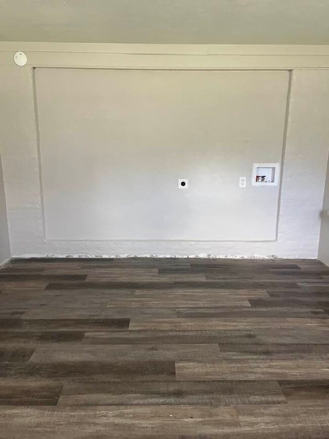 Building Photo - Spacious 4BR Renovated Home for Rent in Pi...