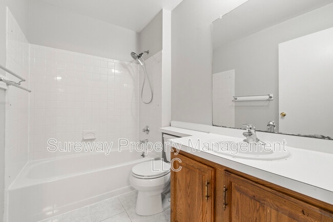 Building Photo - 902 Aspen Dr