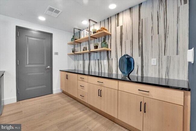 Building Photo - 3927 Fair Ridge Dr