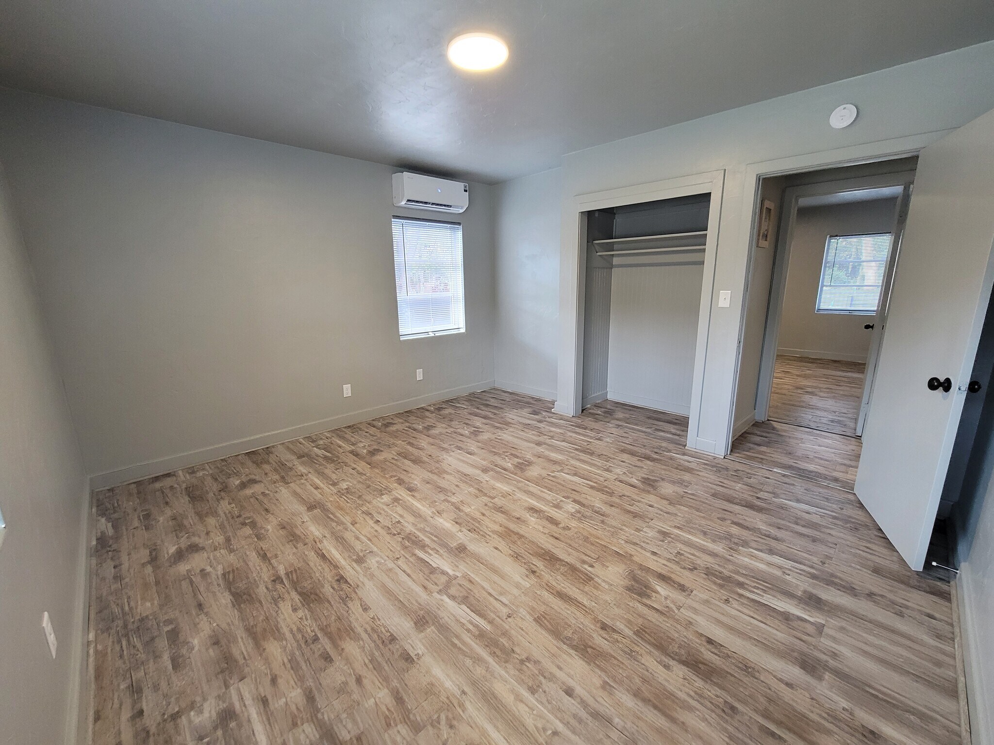 Building Photo - 5321 NE 29th St