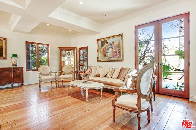 Building Photo - 725 Foothill Rd