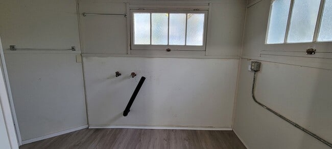 Building Photo - Anderson Home With Lots Of Character!  2 Bedroom 1 Bath With Carport and Shop