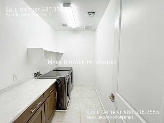 Building Photo - 72 S 157th Ln