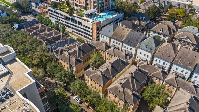 Building Photo - 2174 Briarglen Dr