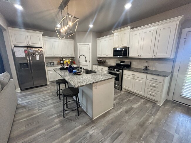 Building Photo - 4 Bed 2 bath Frenship ISD