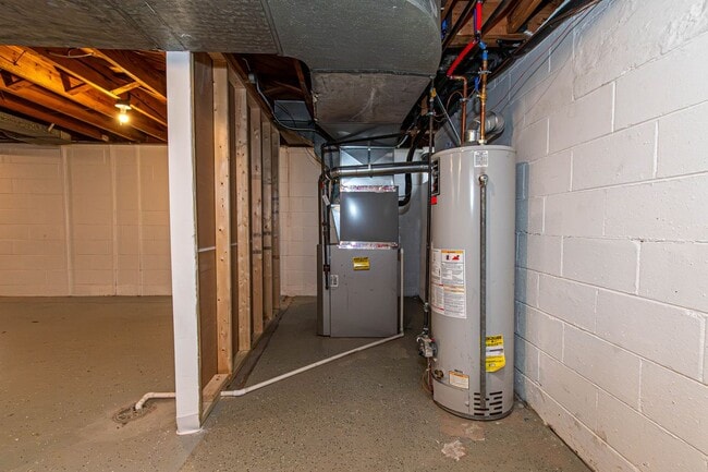 Building Photo - 21825 McCormick St