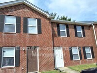 Building Photo - 1113 Crowne Pointe Dr